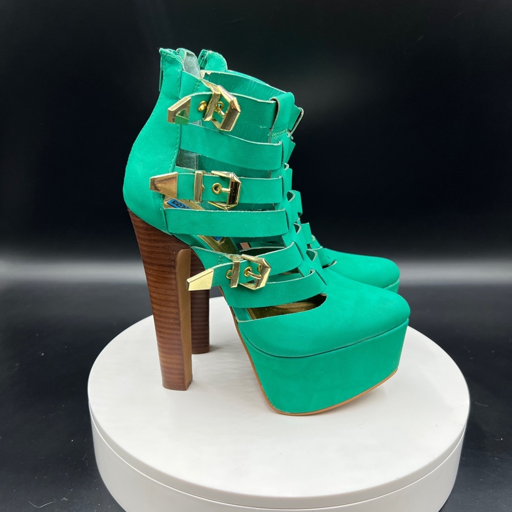 PENNY SUE Green Platform Heels with Gold Accents